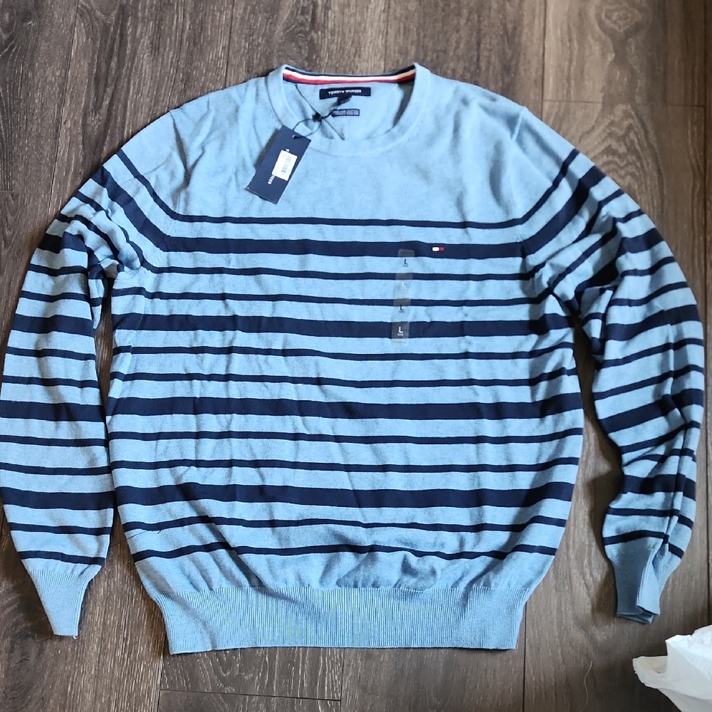 Tommy Hilfiger Men's Light Blue and Navy Striped Crewneck Sweater